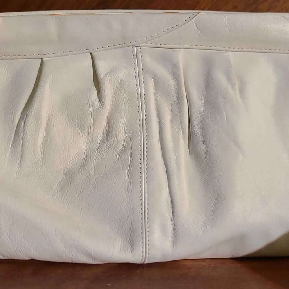 Vintage White (can be worn after Labor Day!) Leather Purse